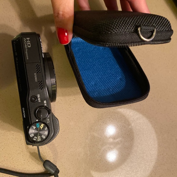 Sony - Picture 4 of 5